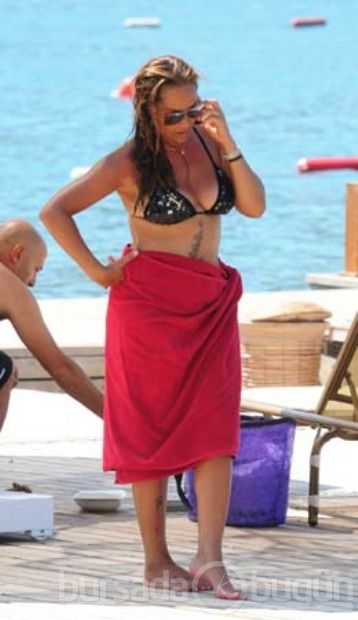 Hülya Avşar tatilde