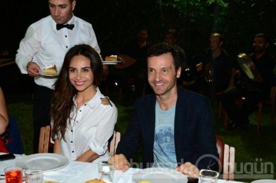 Bülent Ersoy para dağıttı 