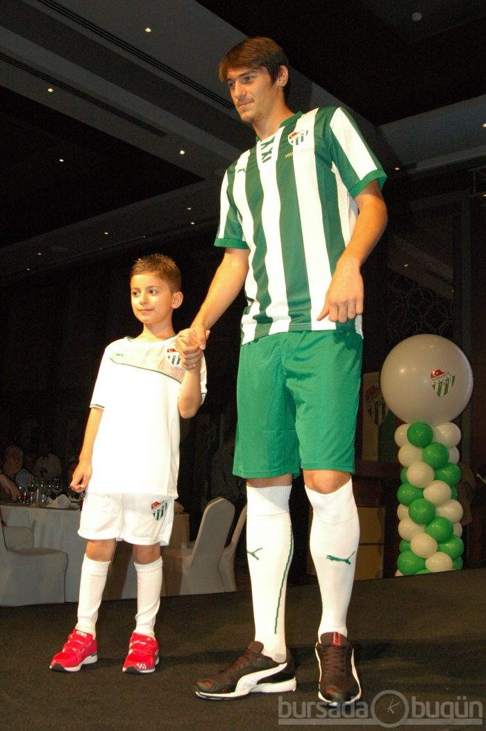 Bursaspor'dan 50. yıla özel forma