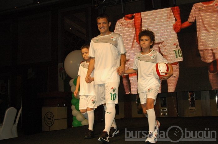 Bursaspor'dan 50. yıla özel forma