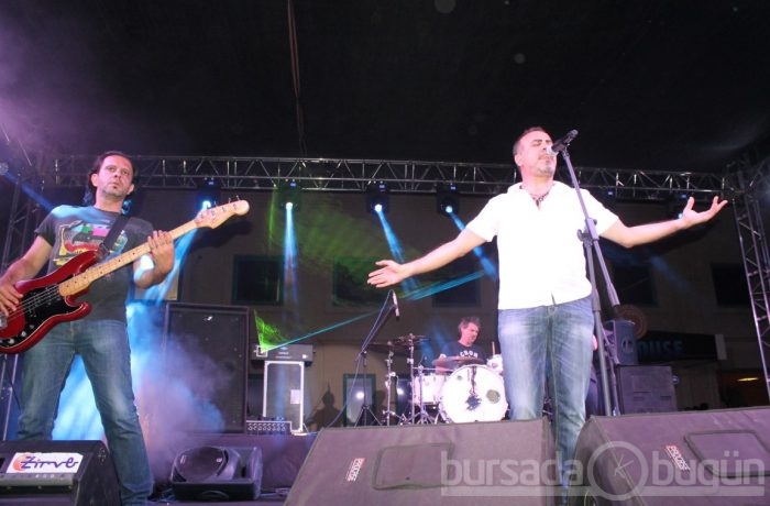 Haluk Levent Bursalıları coşturdu