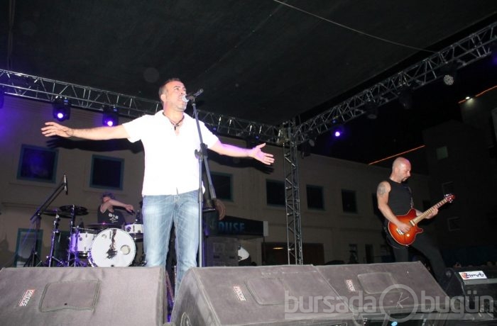 Haluk Levent Bursalıları coşturdu
