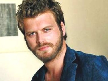 Kıvanç Tatlıtuğ