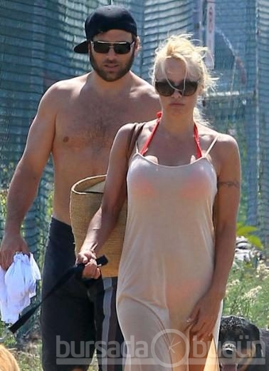 'Pamela Anderson eski eşiyle tatilde'