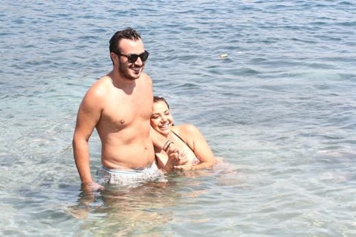 Tanyeli ve oğlu Bodrum'da denizin tadını çıkarıyor