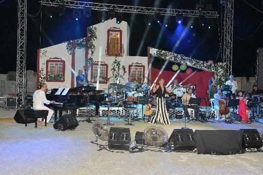 "Konserde romantizm"