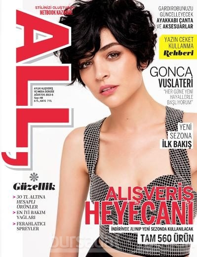 Arkadaşlarımın atacağı kıyafetleri alır giyerim..