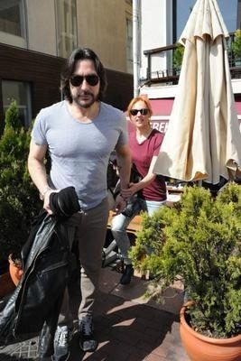 Meryem Uzerli'nin bebeği ortada kalmayacak!