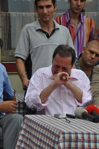 Yalçın Menteş gözyaşlarını tutamadı