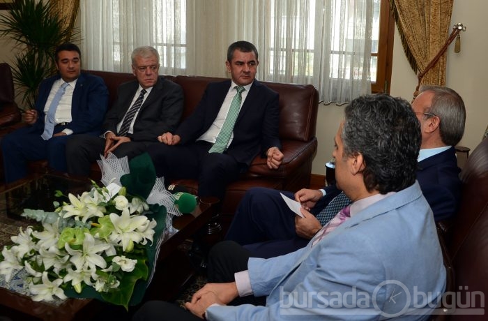 Bursaspor yönetimi Vali Karaloğlu'nu ziyaret etti