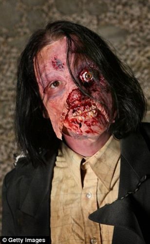 Böyle zombi görülmedi!!!