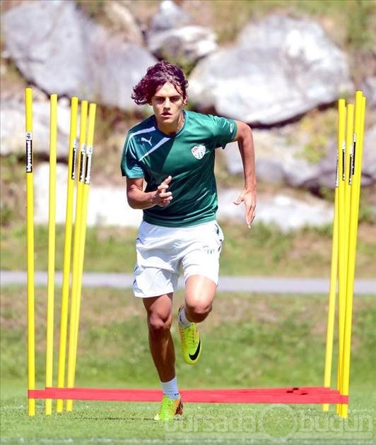 Enes Ünal sosyal medyayı salladı