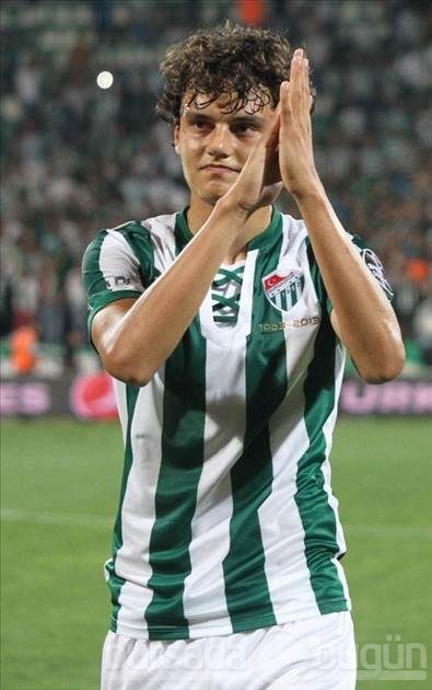 Enes Ünal sosyal medyayı salladı