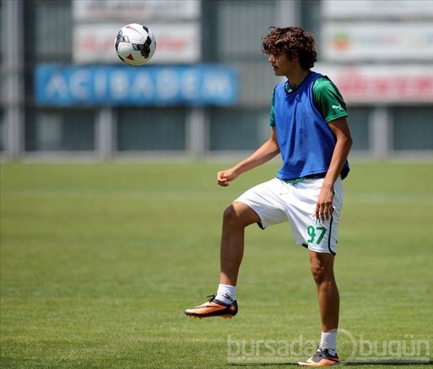 Enes Ünal sosyal medyayı salladı