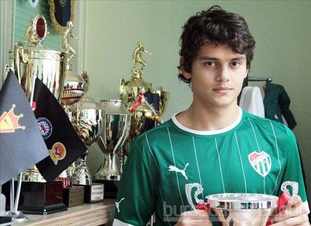 Enes Ünal sosyal medyayı salladı