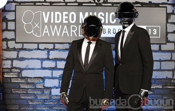 Mtv VMA ödüllerinde şıklık yarışı