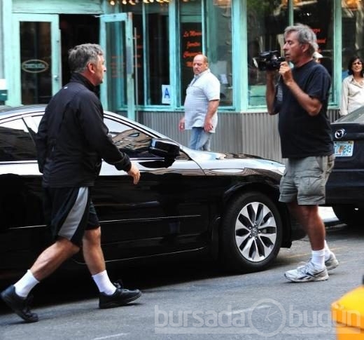 Alec Baldwin gazeteciye saldırdı