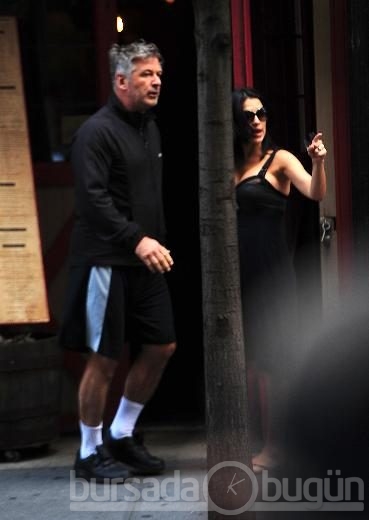 Alec Baldwin gazeteciye saldırdı