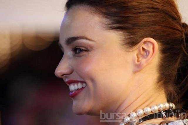 Miranda'dan "Cicciolina" pozu!