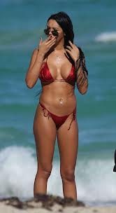  Fransız modeli Nabilla Benattia 