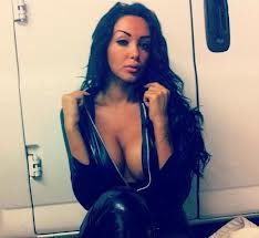  Fransız modeli Nabilla Benattia 