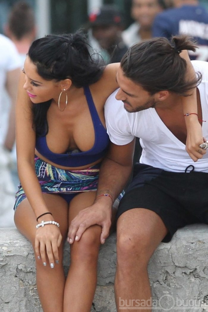  Fransız modeli Nabilla Benattia 