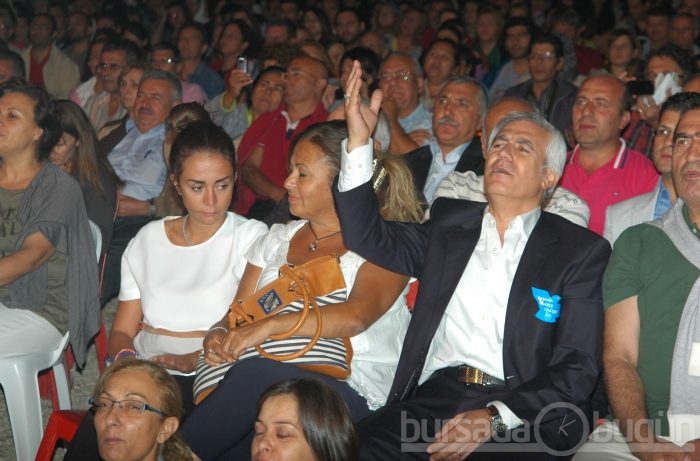 Nilüfer Dünya barışı için haykırdı