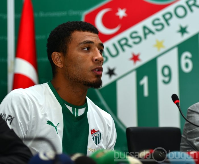 Colin Kazım gönülleri fethetti!