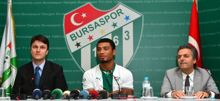 Colin Kazım gönülleri fethetti!