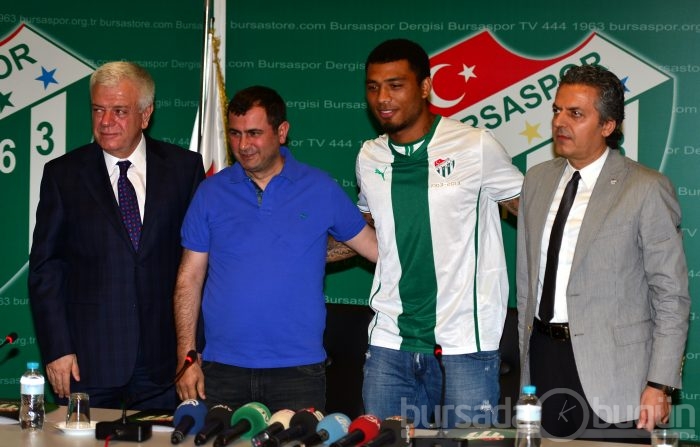 Colin Kazım gönülleri fethetti!