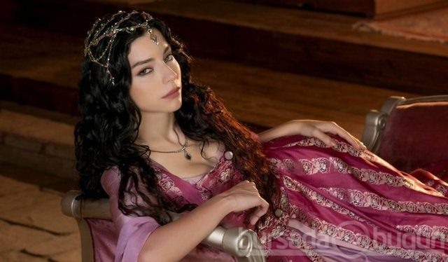 İlk kez kostümlü