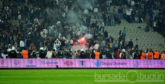 Derbide olay!Beşiktaş-Galatasaray maçı tamamlanamadı