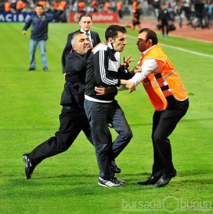 Derbide olay!Beşiktaş-Galatasaray maçı tamamlanamadı
