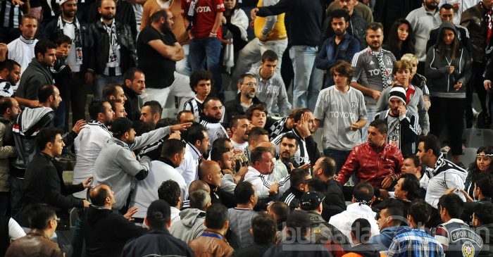 Derbide olay!Beşiktaş-Galatasaray maçı tamamlanamadı