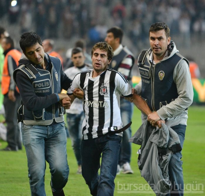 Derbide olay!Beşiktaş-Galatasaray maçı tamamlanamadı