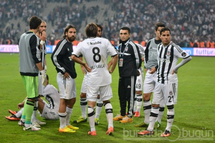 Derbide olay!Beşiktaş-Galatasaray maçı tamamlanamadı