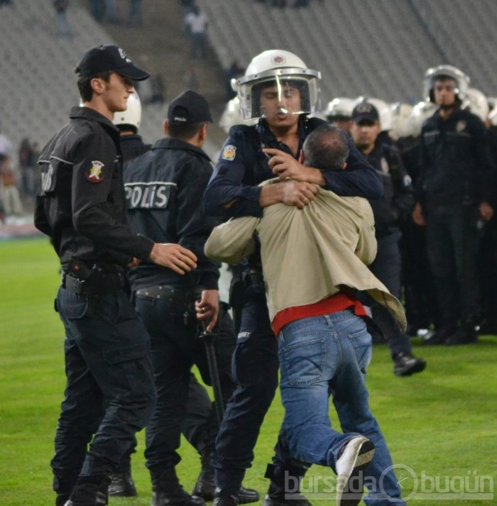 Derbide olay!Beşiktaş-Galatasaray maçı tamamlanamadı