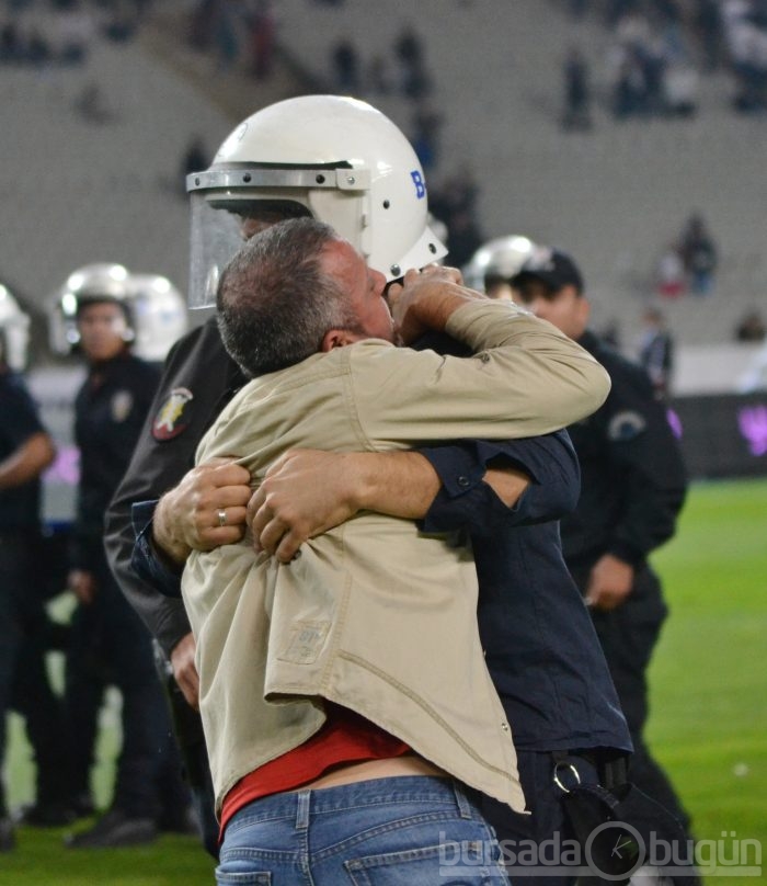 Derbide olay!Beşiktaş-Galatasaray maçı tamamlanamadı