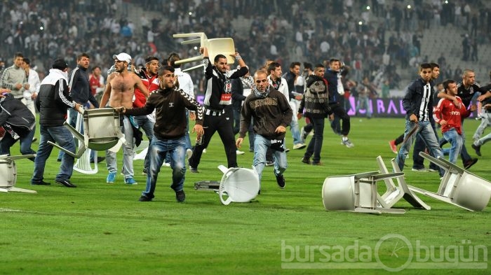 Derbide olay!Beşiktaş-Galatasaray maçı tamamlanamadı