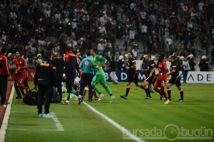 Derbide olay!Beşiktaş-Galatasaray maçı tamamlanamadı