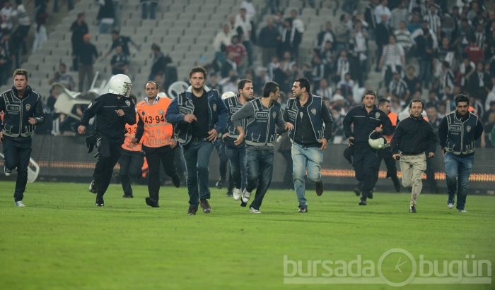 Derbide olay!Beşiktaş-Galatasaray maçı tamamlanamadı