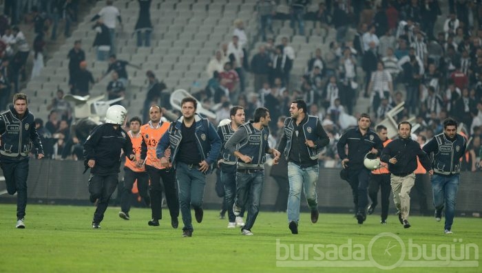 Derbide olay!Beşiktaş-Galatasaray maçı tamamlanamadı