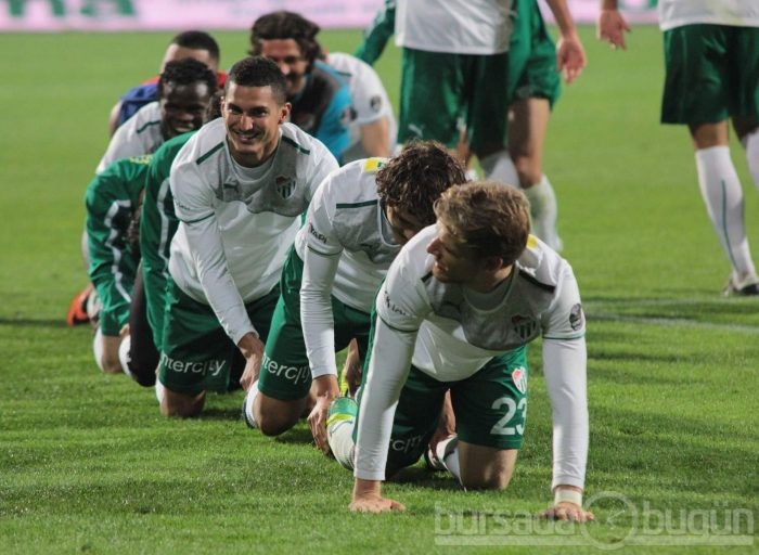 Timsah 90'dan sonra açıldı:2-0