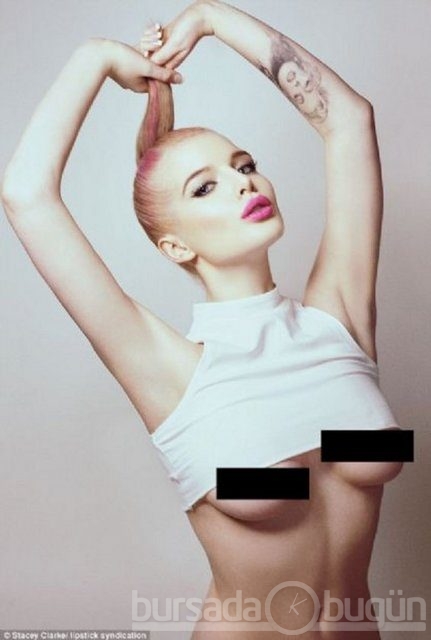 FHM 2014 takvimi için poz verdi...