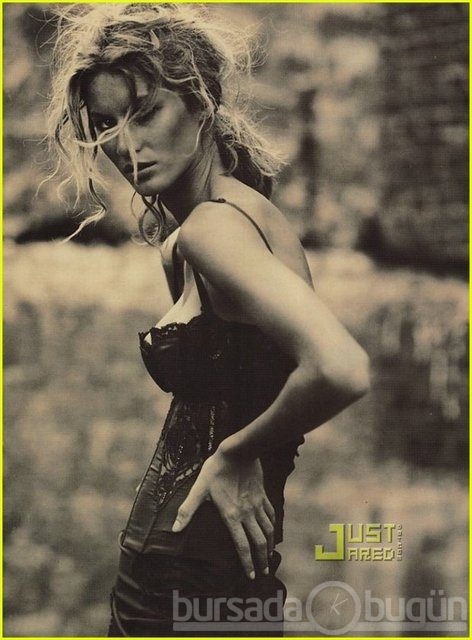 Gisele çırılçıplak