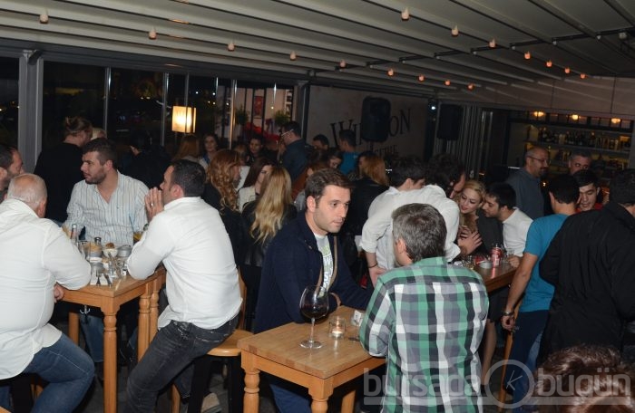 The Winston Brasserie'de Aslıhan Kement ile Cumartesi Gecesi...