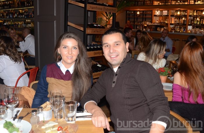 The Winston Brasserie'de Aslıhan Kement ile Cumartesi Gecesi...
