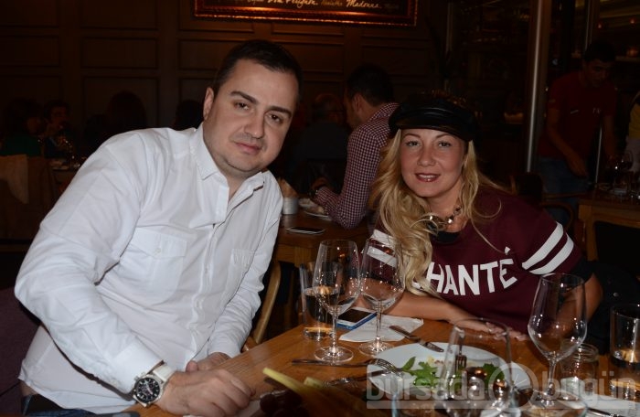 The Winston Brasserie'de Aslıhan Kement ile Cumartesi Gecesi...