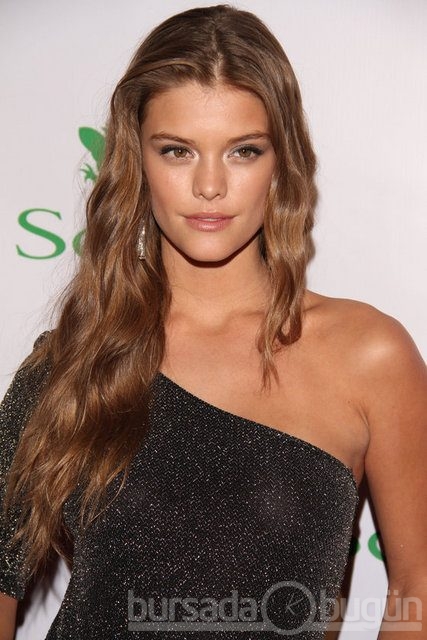 Nina Agdal fotoğrafları