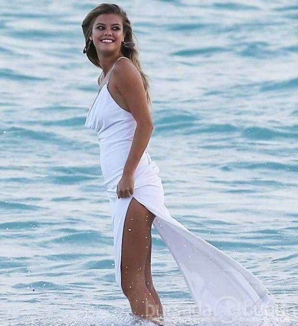 Nina Agdal fotoğrafları